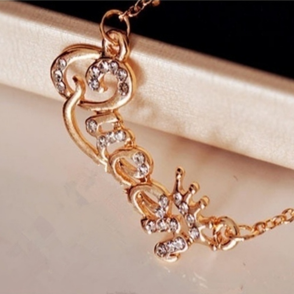 Gold Queen Necklace